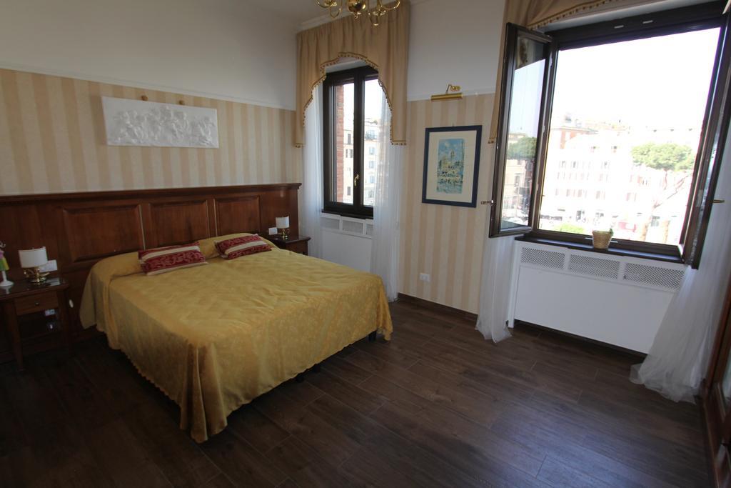 לינה וארוחת בוקר רומא Area Sacra Relais חדר תמונה